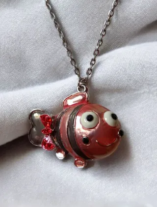 Colgante pez con cadena