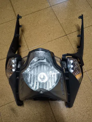 Faro y frente Kymco Agility City