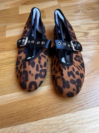Bailarinas animal print con cremallera