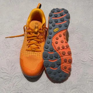 Zapatillas Under Armour Naranja