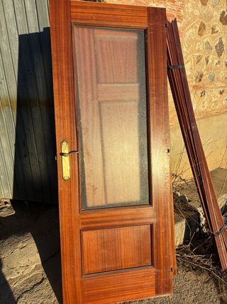 Puerta de madera