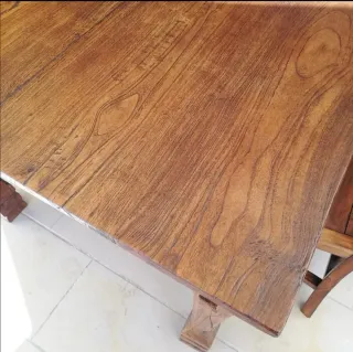 Mesa de madera exótica