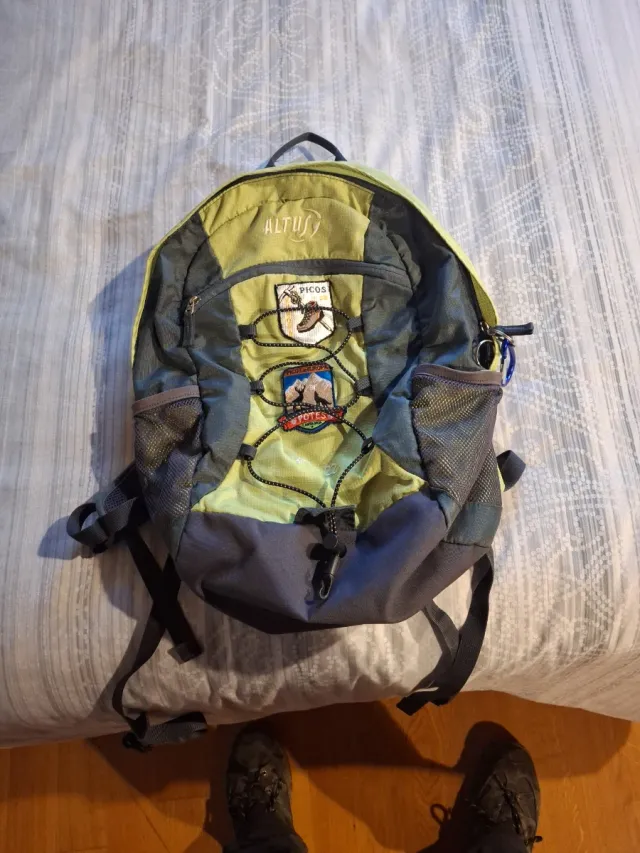 Mochila Altus 27L senderismo