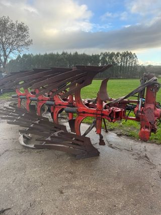 Arado Grégoire Besson