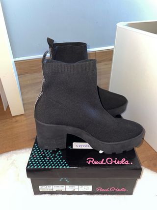 Botines estilo calcetín negros Stradivarius