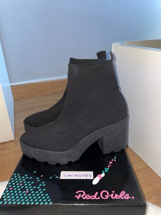 Botines estilo calcetín negros Stradivarius