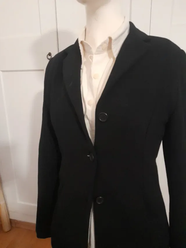 Traje chaqueta y camisa (Regalo)