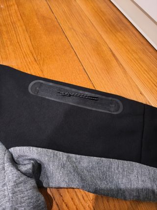 Chaqueta Nike Tech Fleece Negra y Gris