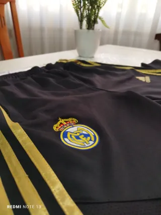 pantalón de chándal del real Madrid