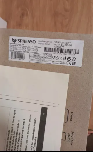 Cafetera Nespresso Roja Nueva