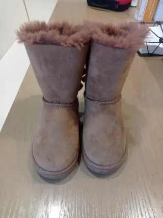 Botas beige con pelo y lazo Talla 30