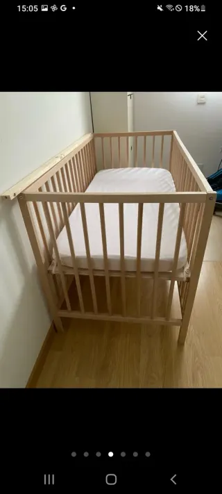 Cuna de bebé de madera