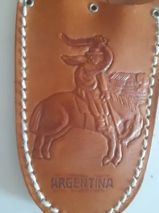 Juego Cubiertos Acero Inox. y Cuero Argentina