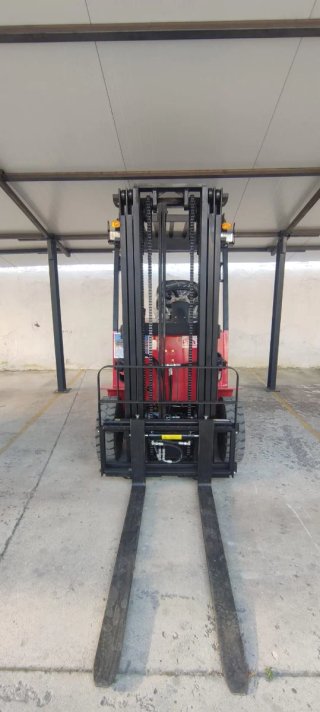 Carretilla Eléctrica 2500 kilos - MATRICULABLE
