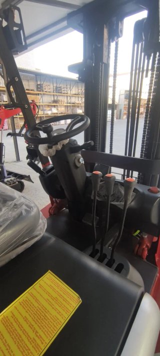 Carretilla Eléctrica 2500 kilos - MATRICULABLE