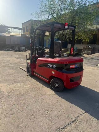 Carretilla Eléctrica 2500 kilos - MATRICULABLE