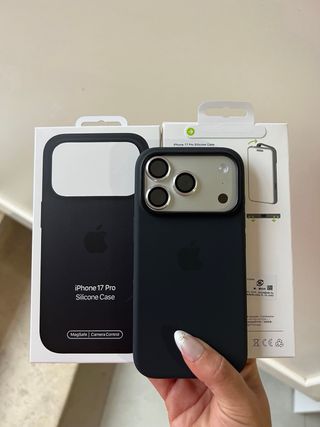 Cover iPhone 17 Pro Silicone Nero