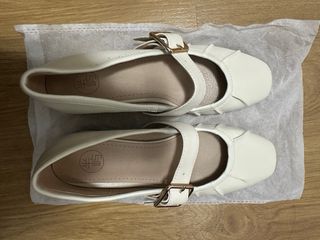 Zapatos de salón tacón beige mujer