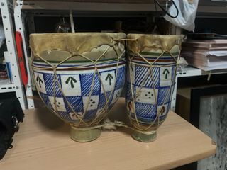 Bongos de cerámica decorados