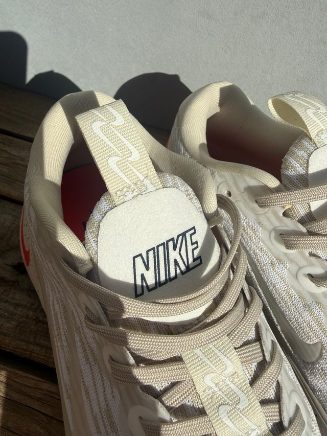 Nike Motiva Talla 40 Beige/Blanco