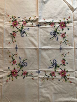 Set tovagliette e tovaglioli ricamati vintage