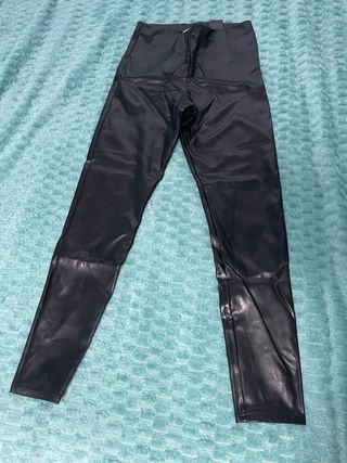 Pantalones H&M efecto piel