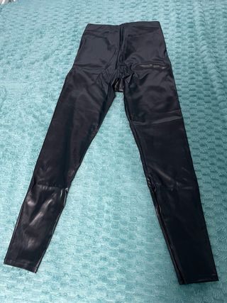 Pantalones H&M efecto piel
