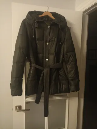 Chaquetón acolchado con cinturón