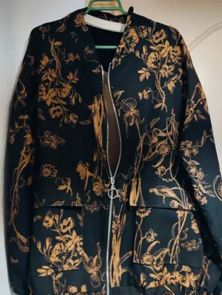Bomber Jacket Floral Negra y Dorada Tallas 44-54