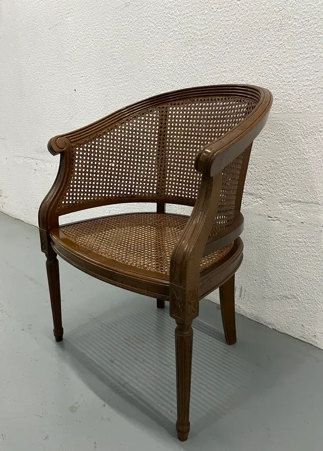 Silla estilo francés Luis XVI nogal