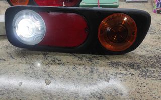 Piloto Trasero Izquierdo o derecho Nissan Terrano