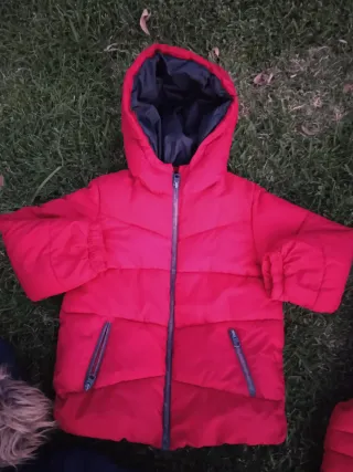 Dos cazadoras y un chaleco Talla 6