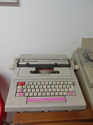 Macchina da scrivere port.elettr Underwood 670