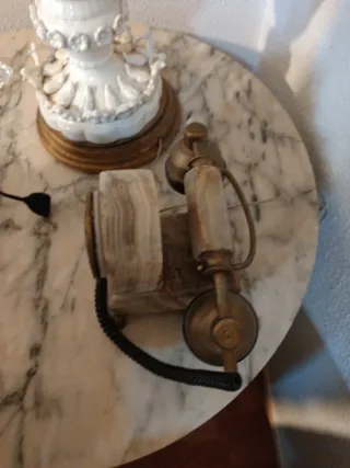 Teléfono Vintage Dorado y Multicolor