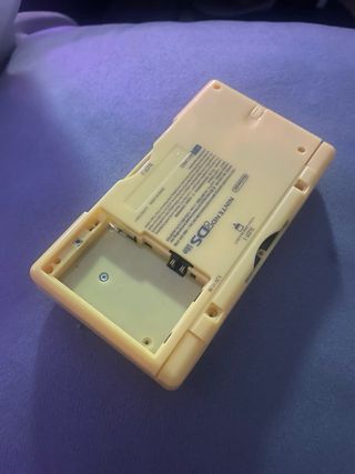 Nintendo DS Amarilla - Para Reparar/Piezas