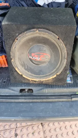 Subwoofer Punch con cajón cerrado
