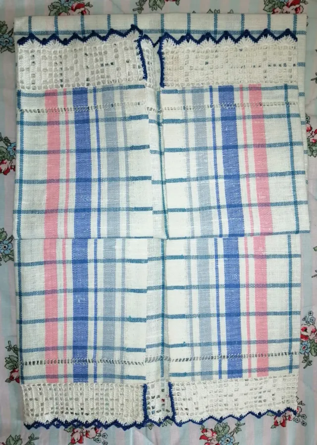 Strofinaccio 100% cotone.