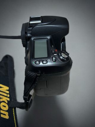 Cámara Nikon D80 con flash SB-600