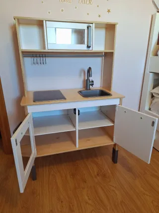 Cocinita de madera Ikea