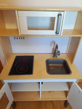 Cocinita de madera Ikea