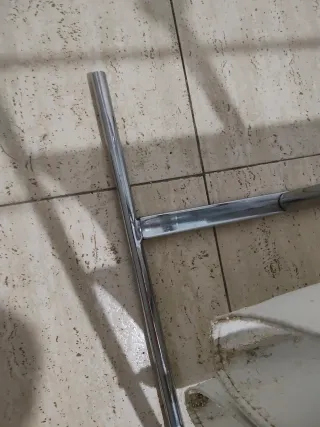 Mesa auxiliar cristal y metal