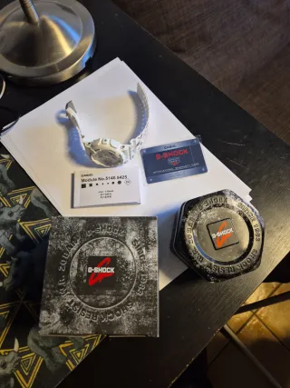 Casio G-Shock GA-110MW Gundam Mod Blanco