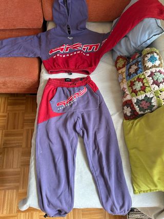 Conjunto chándal Grimey morado y rojo
