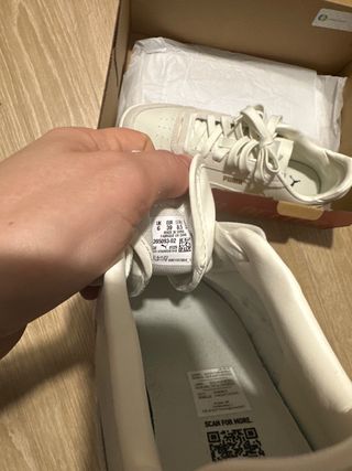 Zapatillas Puma Beige y Blancas muy bonitos