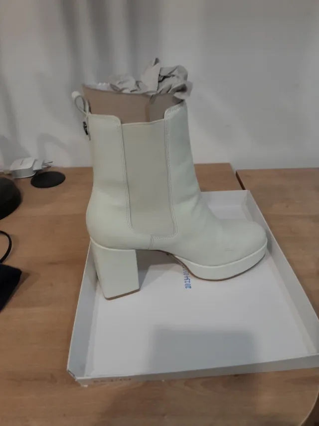 Botas Guess Talla 38 Blancas