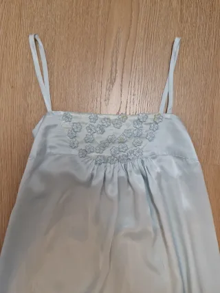 Camisón de seda azul claro