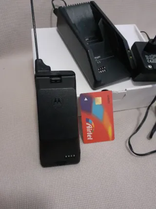 Teléfono móvil Motorola antiguo