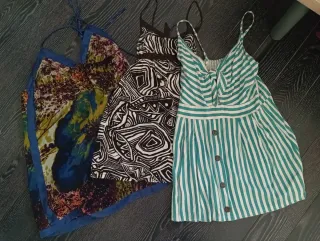 Lote 3 vestidos cortos estampados