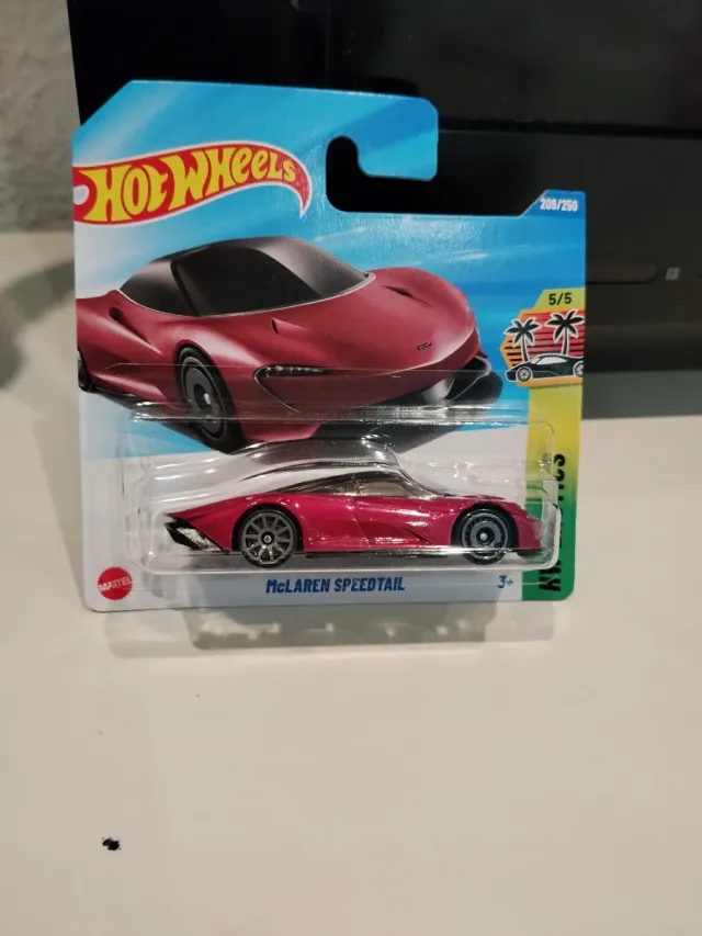 Hot Wheels McLaren Speedtail Rosa