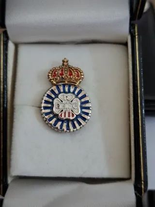 Pin 50 Aniversario Plata y Oro